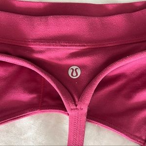 Lululemon Flow Y Nulu Bra 
Light Support, A–C Cups